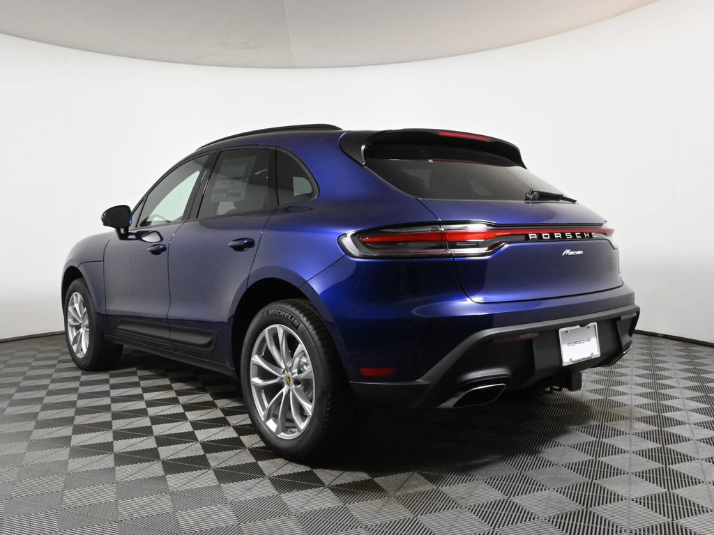 Used 2025 Porsche Macan AWD/4WD image 3