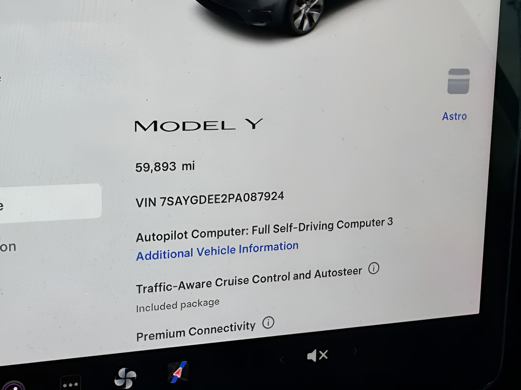 Used 2023 Tesla Model Y Long Range AWD/4WD image 8