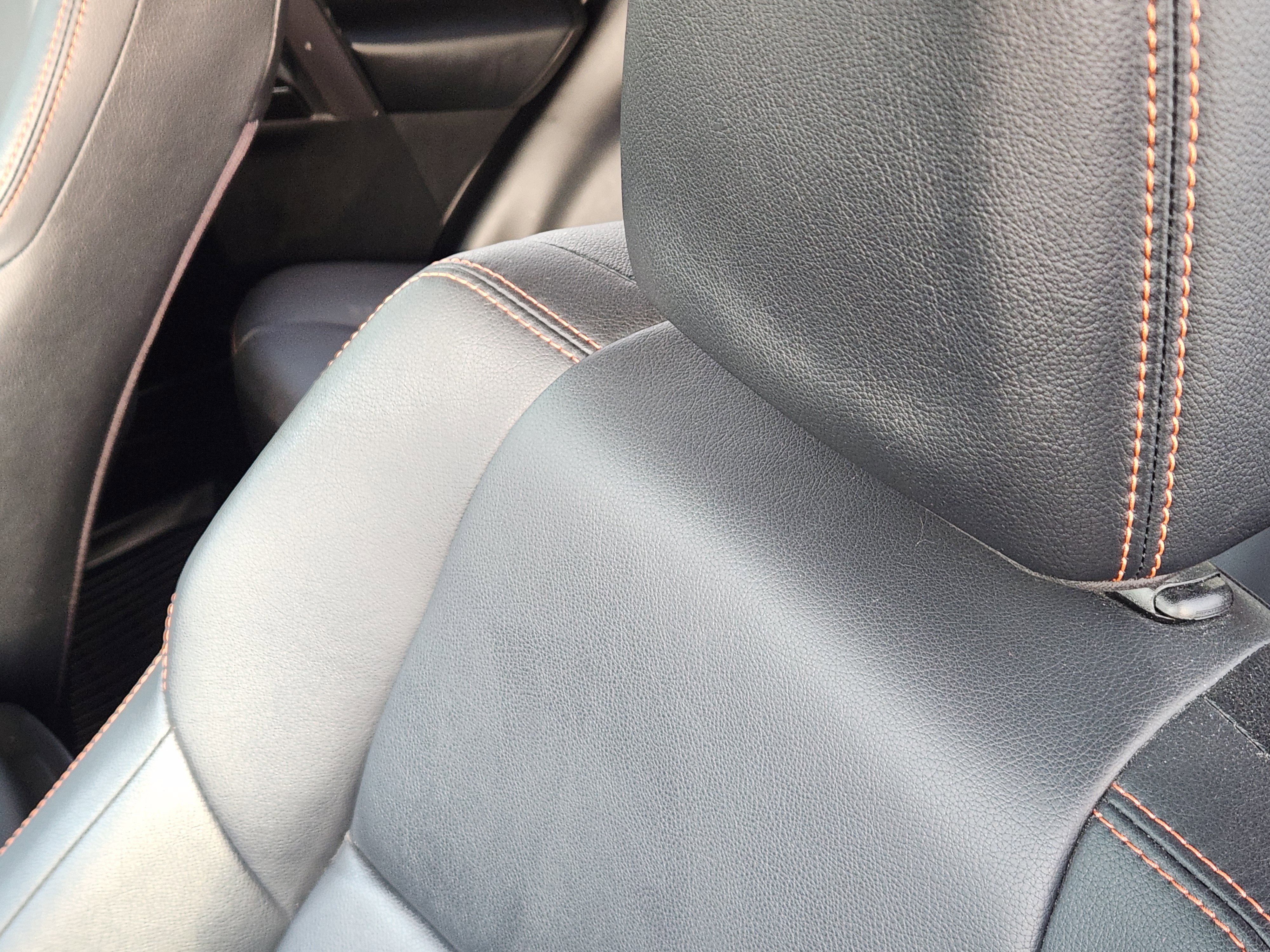 Used 2018 Toyota RAV4 SE image 18