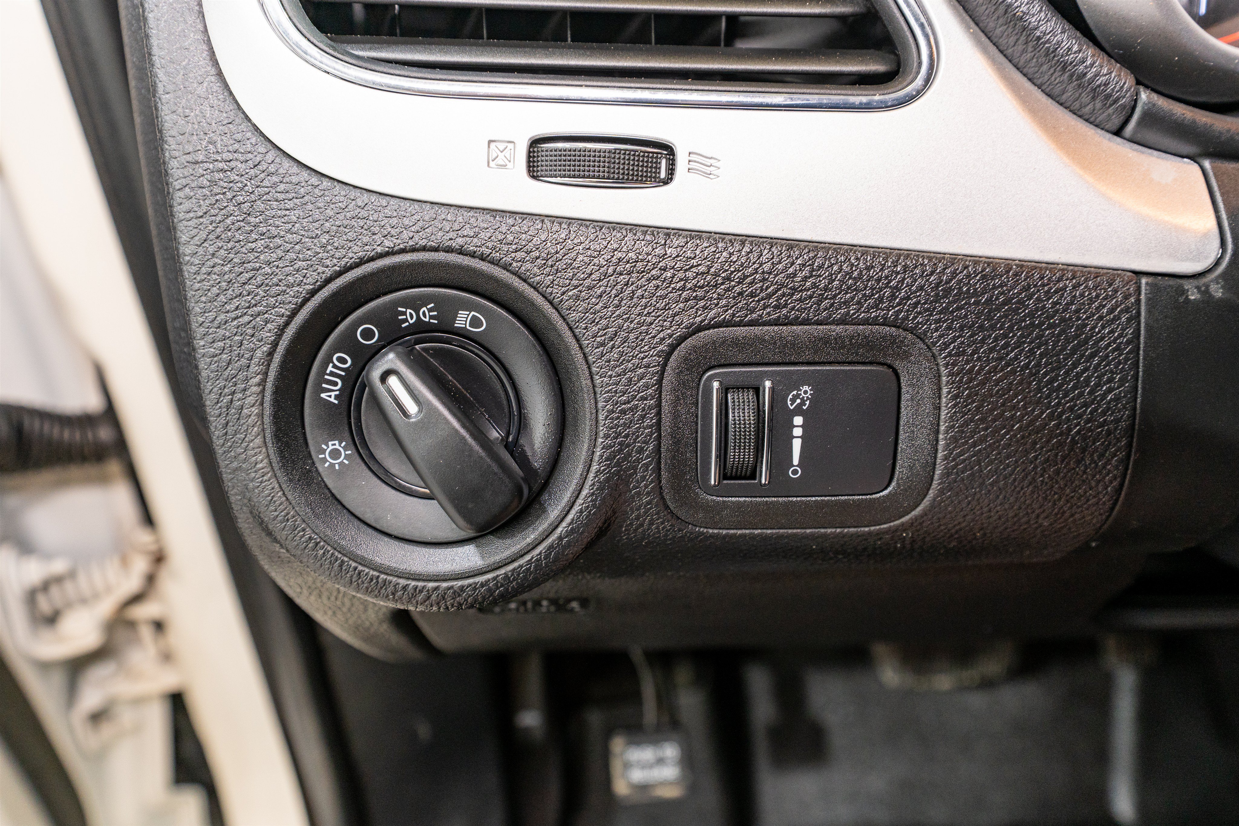 Used 2018 Dodge Journey SE w/ Popular Equipment Group FWD image 23