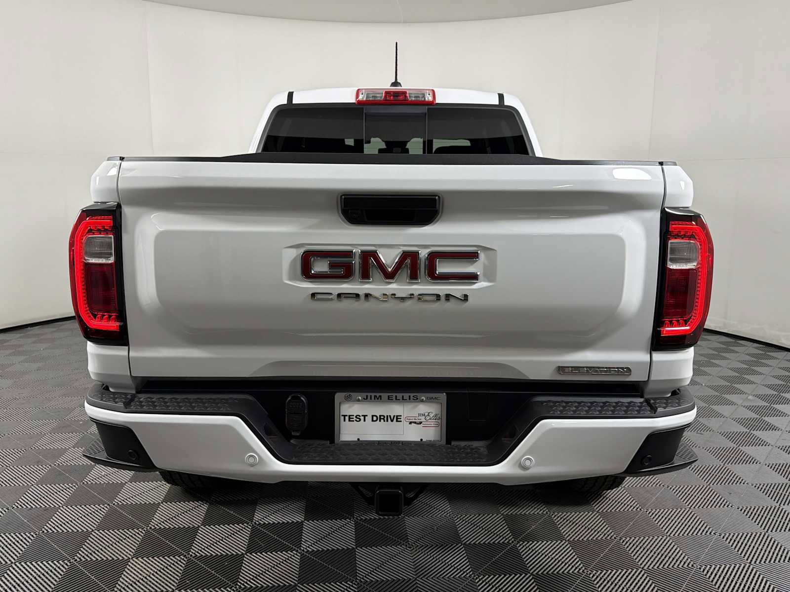 New 2026 GMC Canyon Elevation image 5