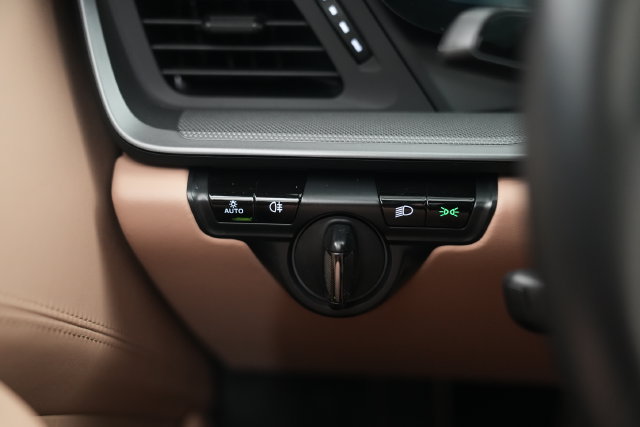 Certified 2021 Porsche 911 Carrera S RWD image 44