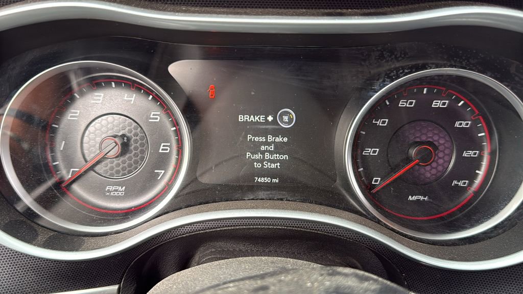 Used 2017 Dodge Charger SXT RWD image 6