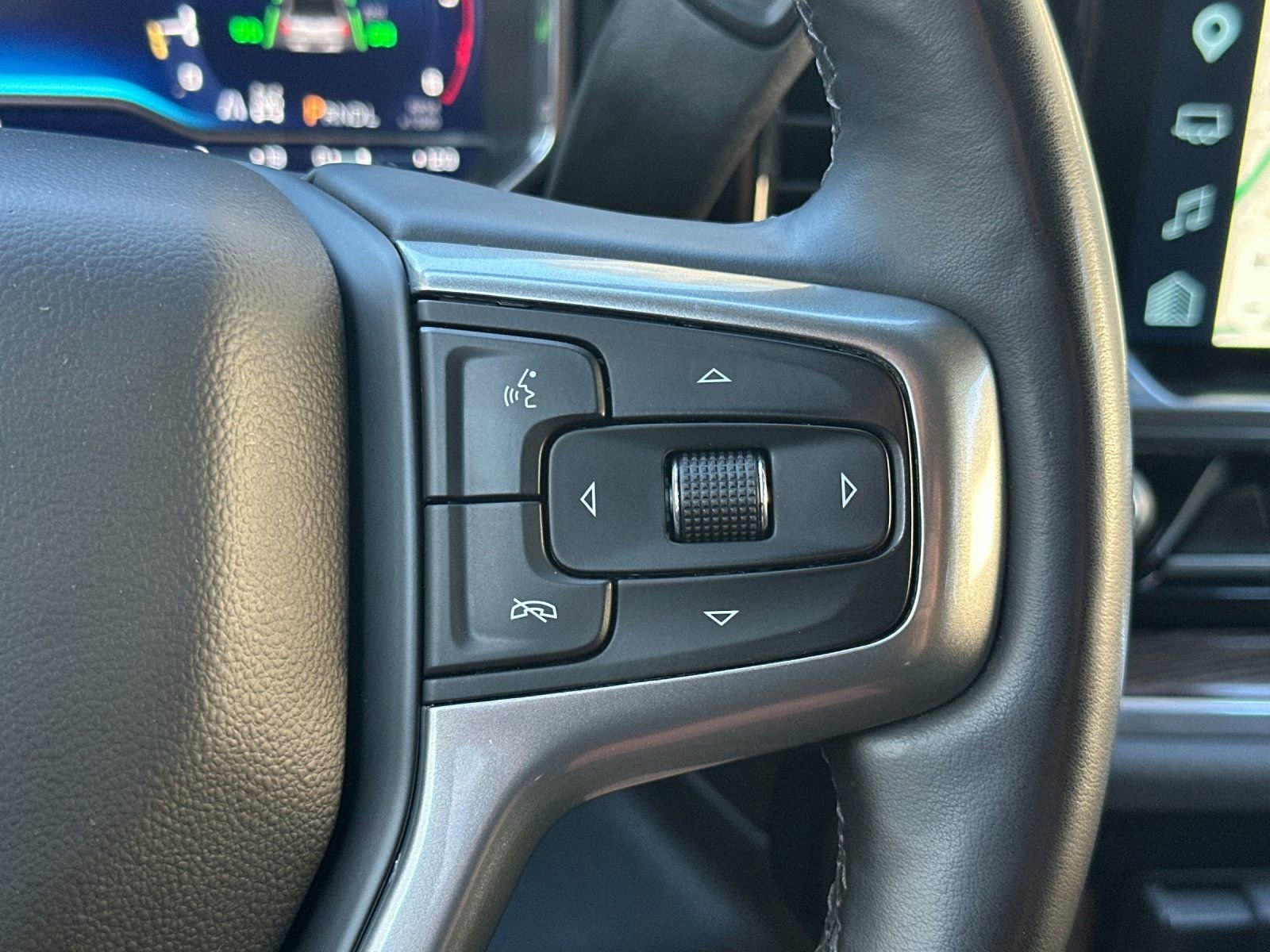 Used 2025 Chevrolet Silverado 2500 LT image 29