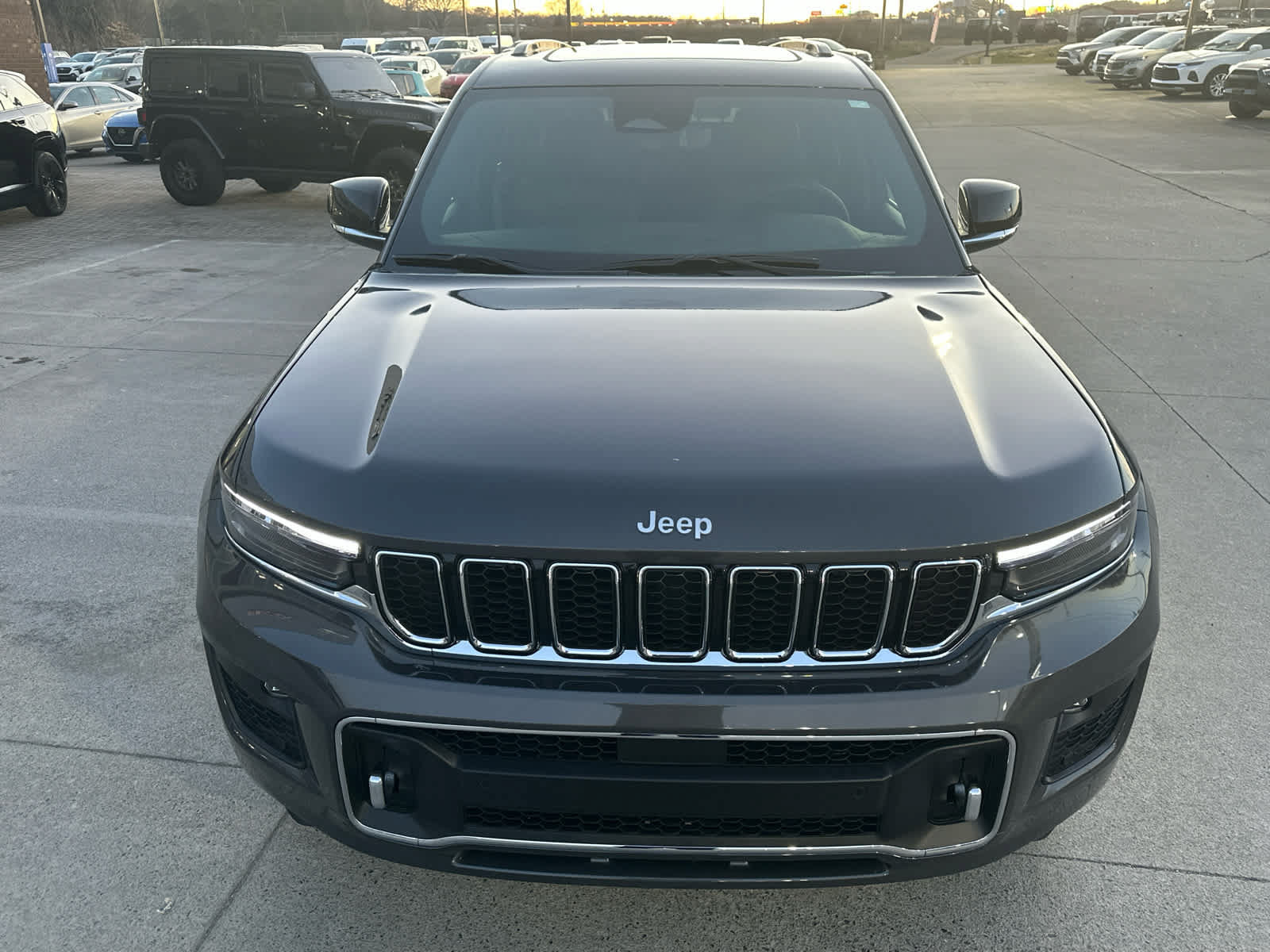 New 2025 Jeep Grand Cherokee L Overland w/ Luxury Tech Group IV AWD/4WD image 3