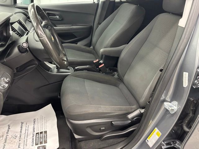 Used 2020 Chevrolet Trax LS w/ Tint and Cruise Package image 11