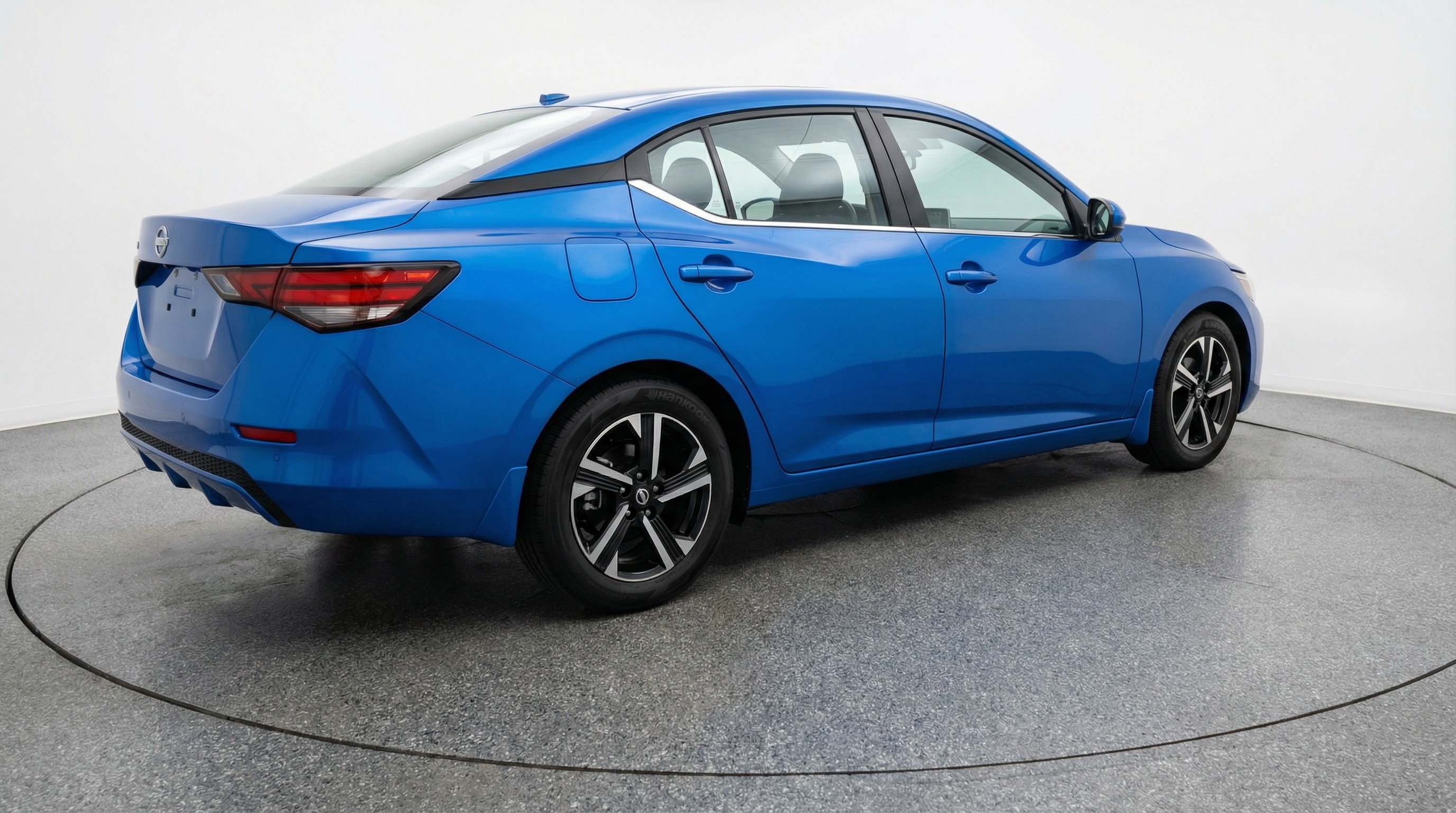 Used 2025 Nissan Sentra SV image 9