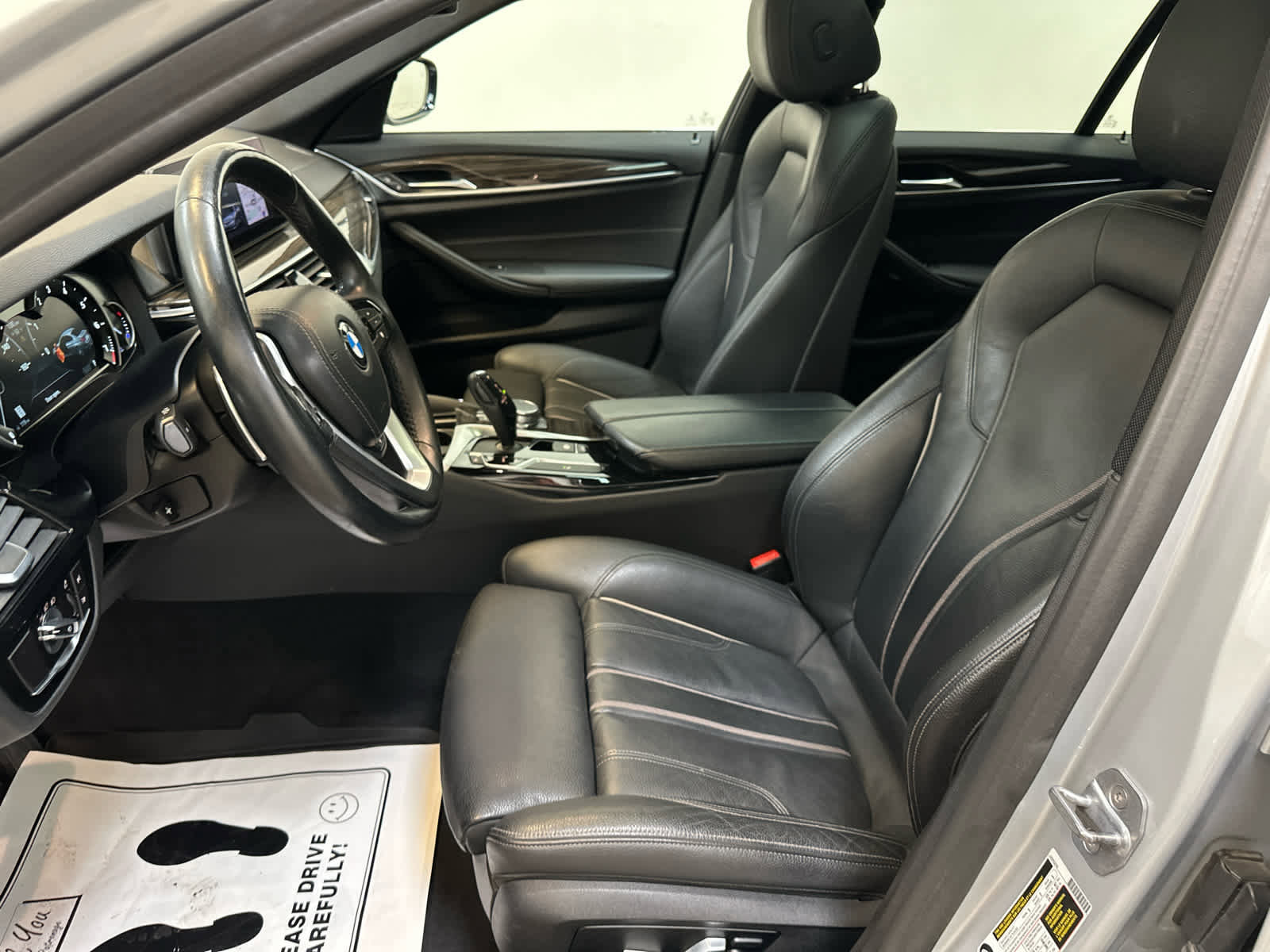 Used 2019 BMW 530i xDrive w/ Convenience Package image 4