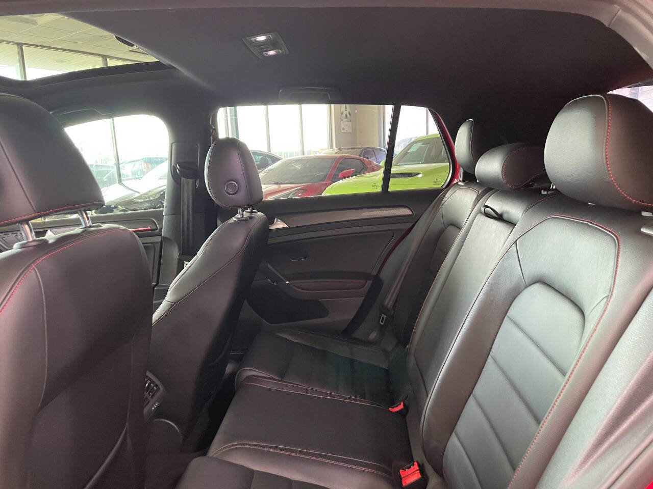 Used 2020 Volkswagen GTI SE image 20