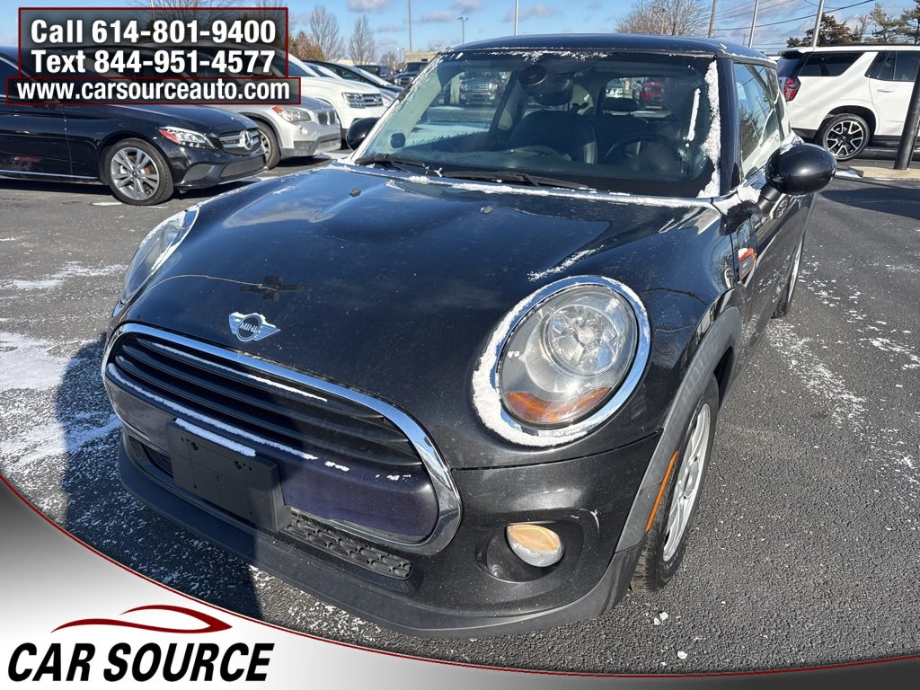 Used 2017 MINI Cooper 2-Door Hardtop image 2