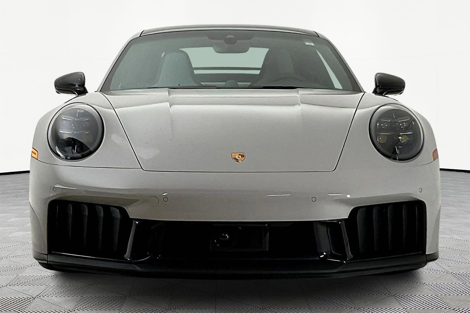 Used 2026 Porsche 911 Carrera GTS RWD image 2