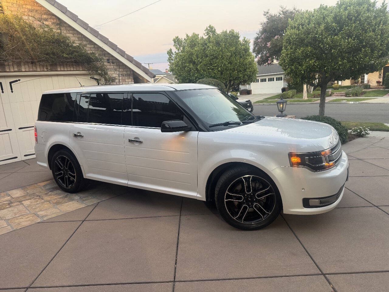 Used 2015 Ford Flex Limited w/ Equipment Group 301A FWD image 8