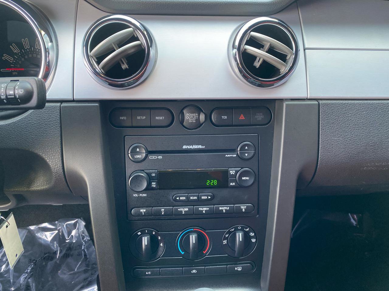 Used 2005 Ford Mustang GT RWD image 25