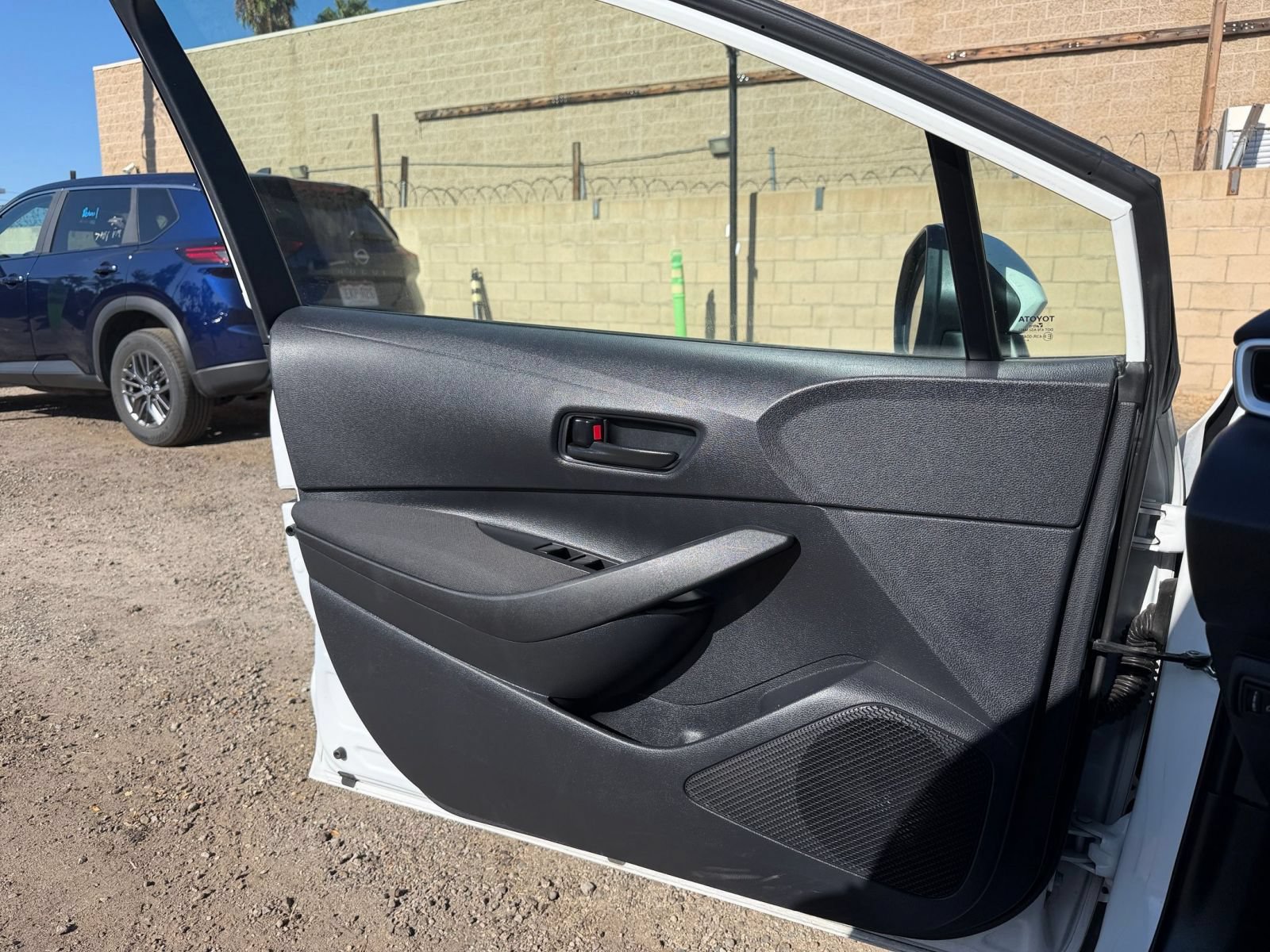 Used 2025 Toyota Corolla LE FWD image 18