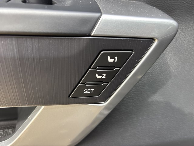 Used 2024 Toyota Tundra Platinum AWD/4WD image 21