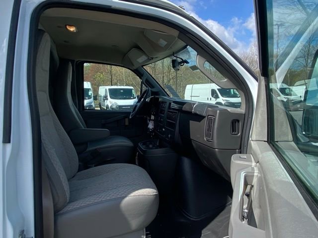 New 2024 GMC Savana 3500 w/ Power Convenience Package image 29