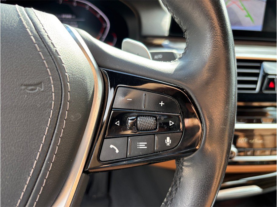 Used 2020 BMW 540i w/ Premium Package RWD image 30