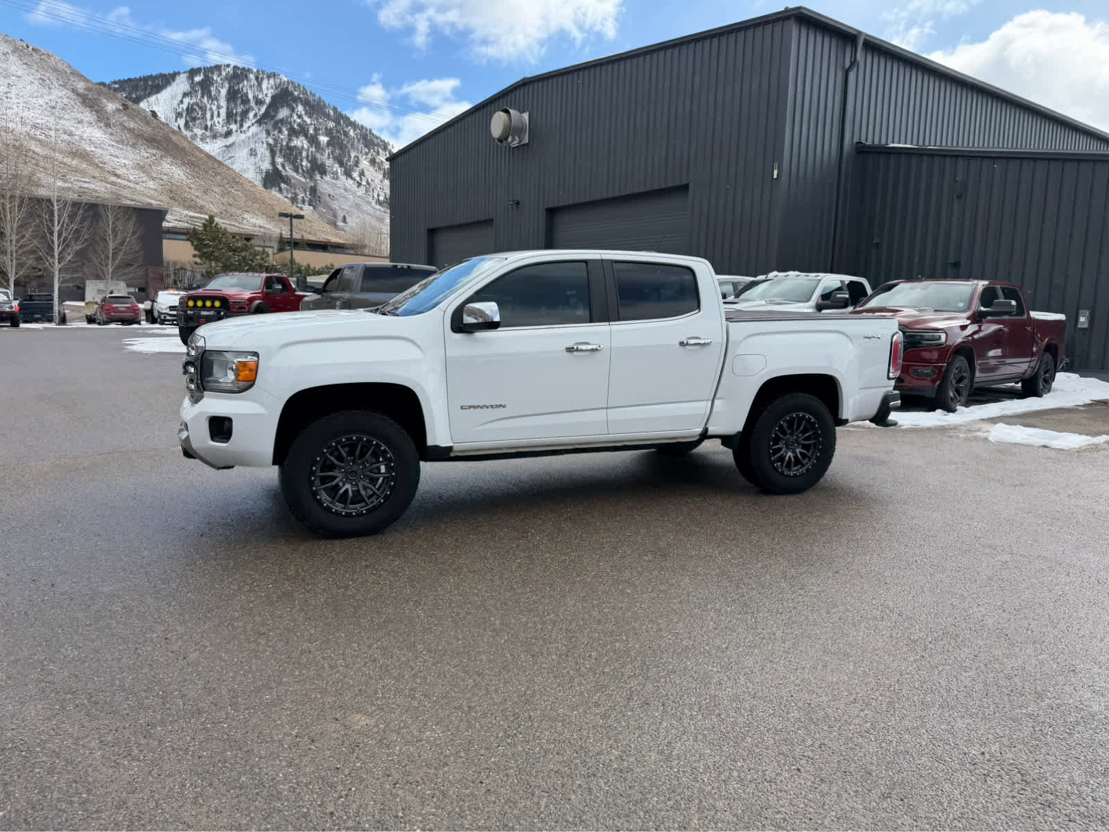 Used 2018 GMC Canyon SLT w/ Driver Alert Package image 21