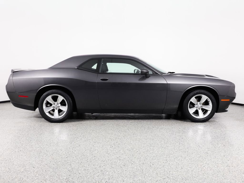 Used 2021 Dodge Challenger SXT image 9