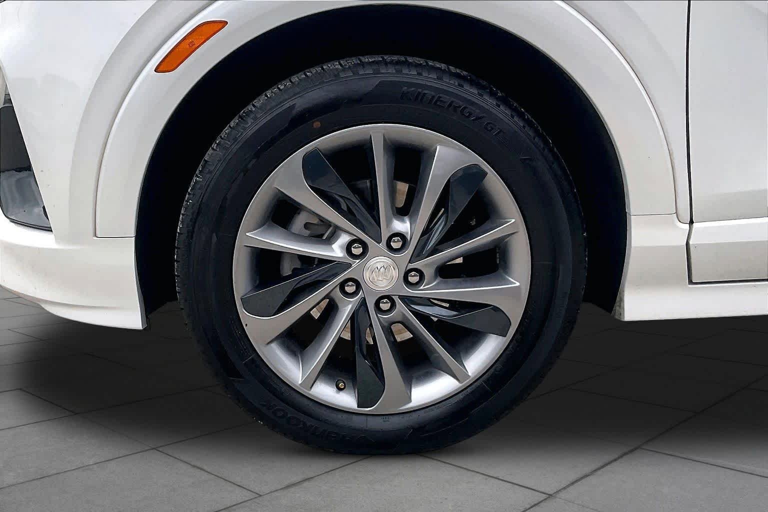 Used 2023 Buick Encore GX Select w/ Sport Touring Package FWD image 11