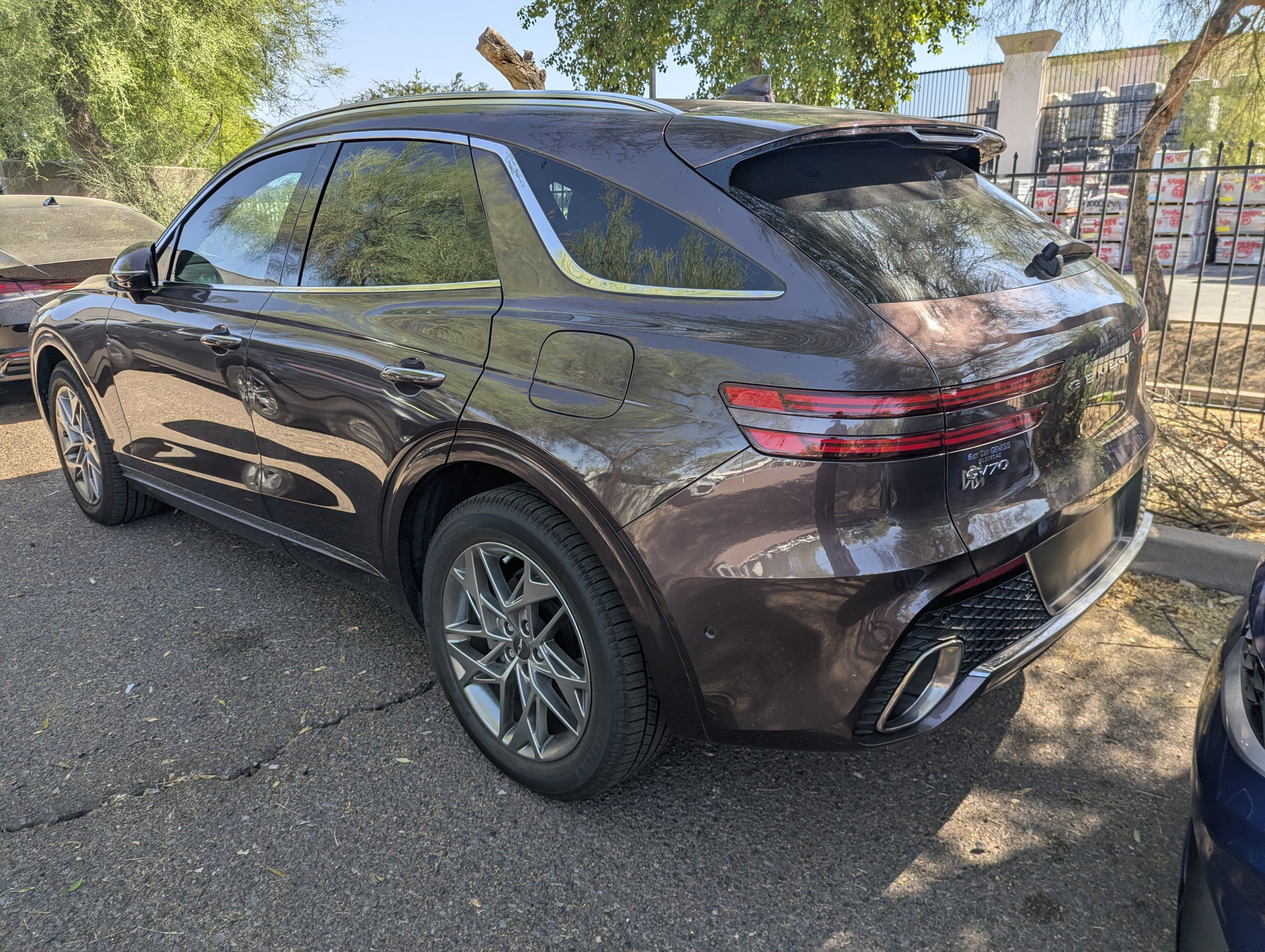 Used 2022 Genesis GV70 2.5T w/ Advanced Package image 4