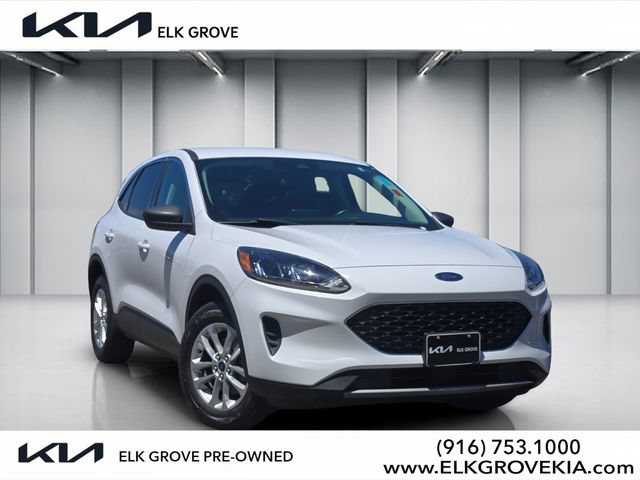 Used 2022 Ford Escape SE w/ Cold Weather Package AWD/4WD image 1
