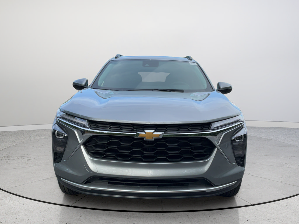 New 2026 Chevrolet Trax LT FWD image 2