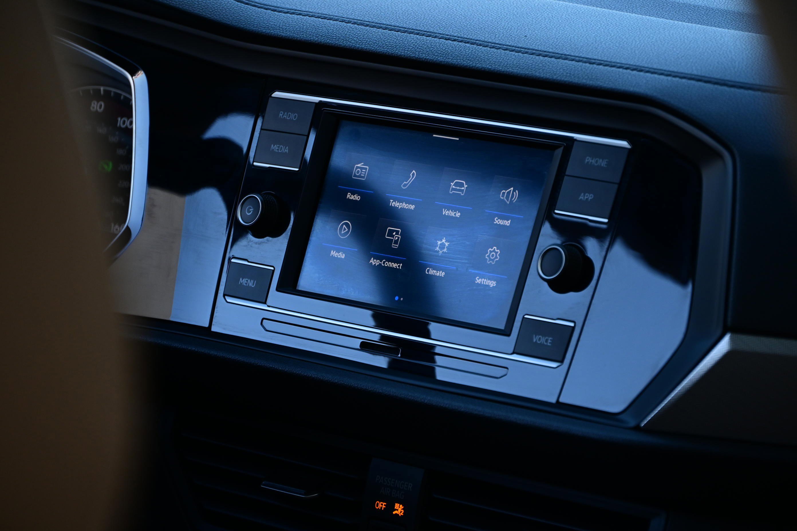 Used 2020 Volkswagen Jetta SE w/ SE Cold Weather Package image 31