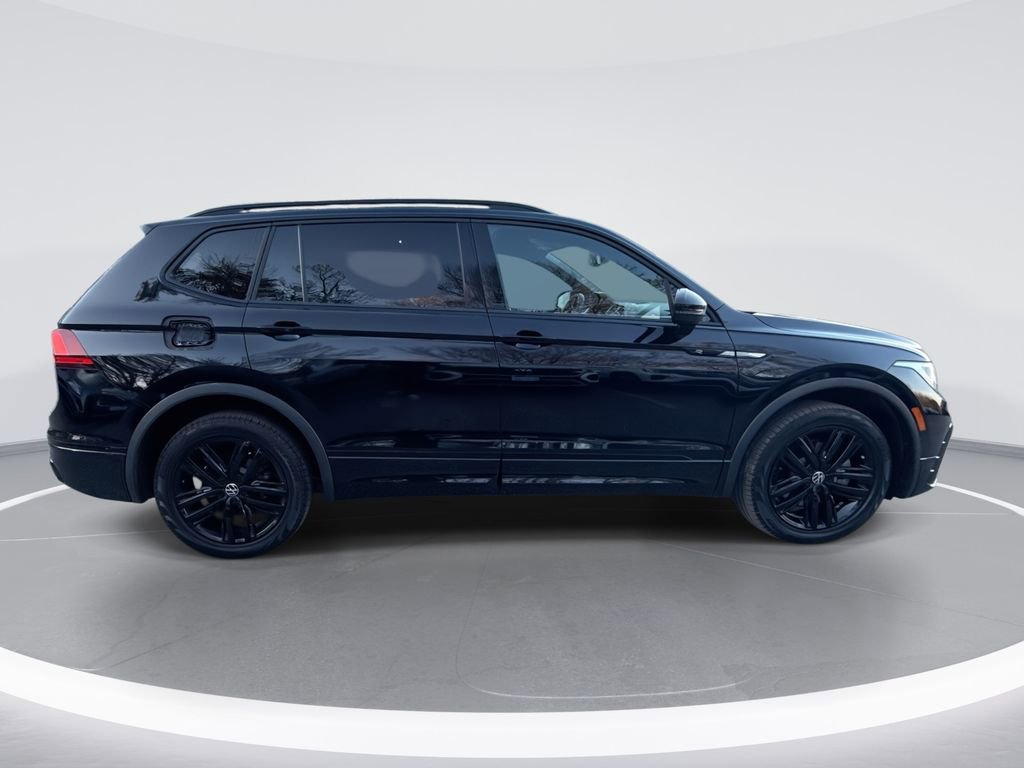 Used 2022 Volkswagen Tiguan SE R-Line image 9