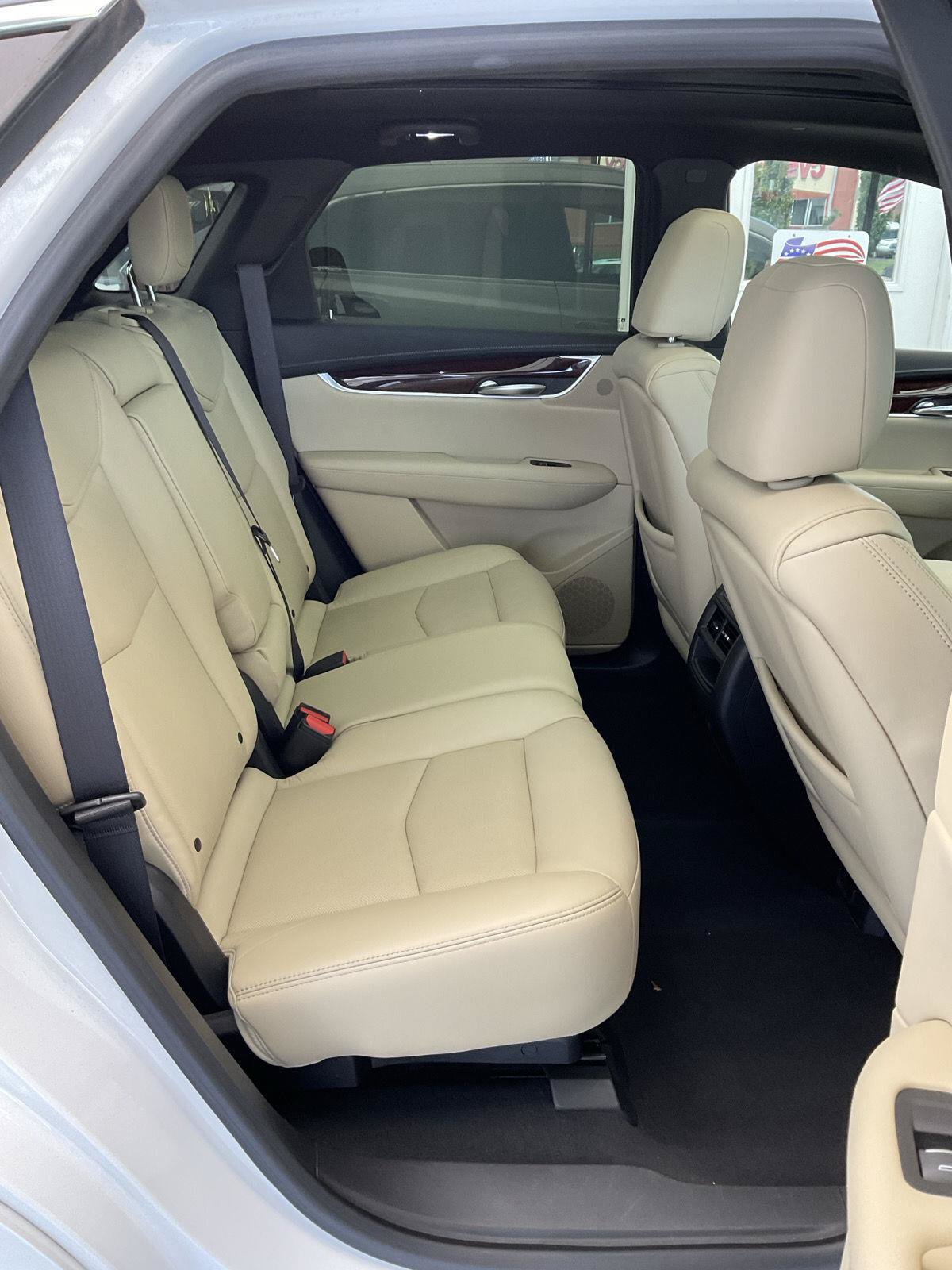 Used 2017 Cadillac XT5 Luxury w/ Driver Awareness Package AWD/4WD image 14