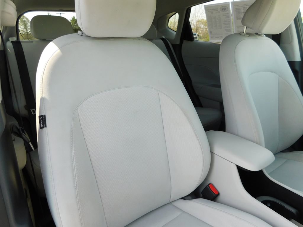 Used 2025 Hyundai Kona SEL FWD image 19