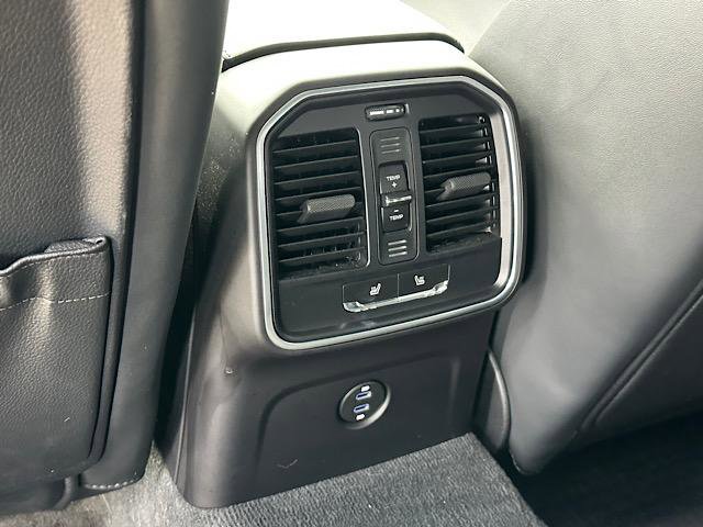 Used 2022 Porsche Macan S image 21