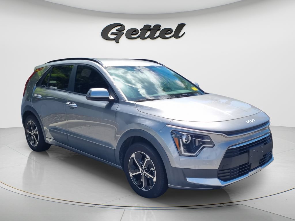 Used 2023 Kia Niro EX FWD image 2