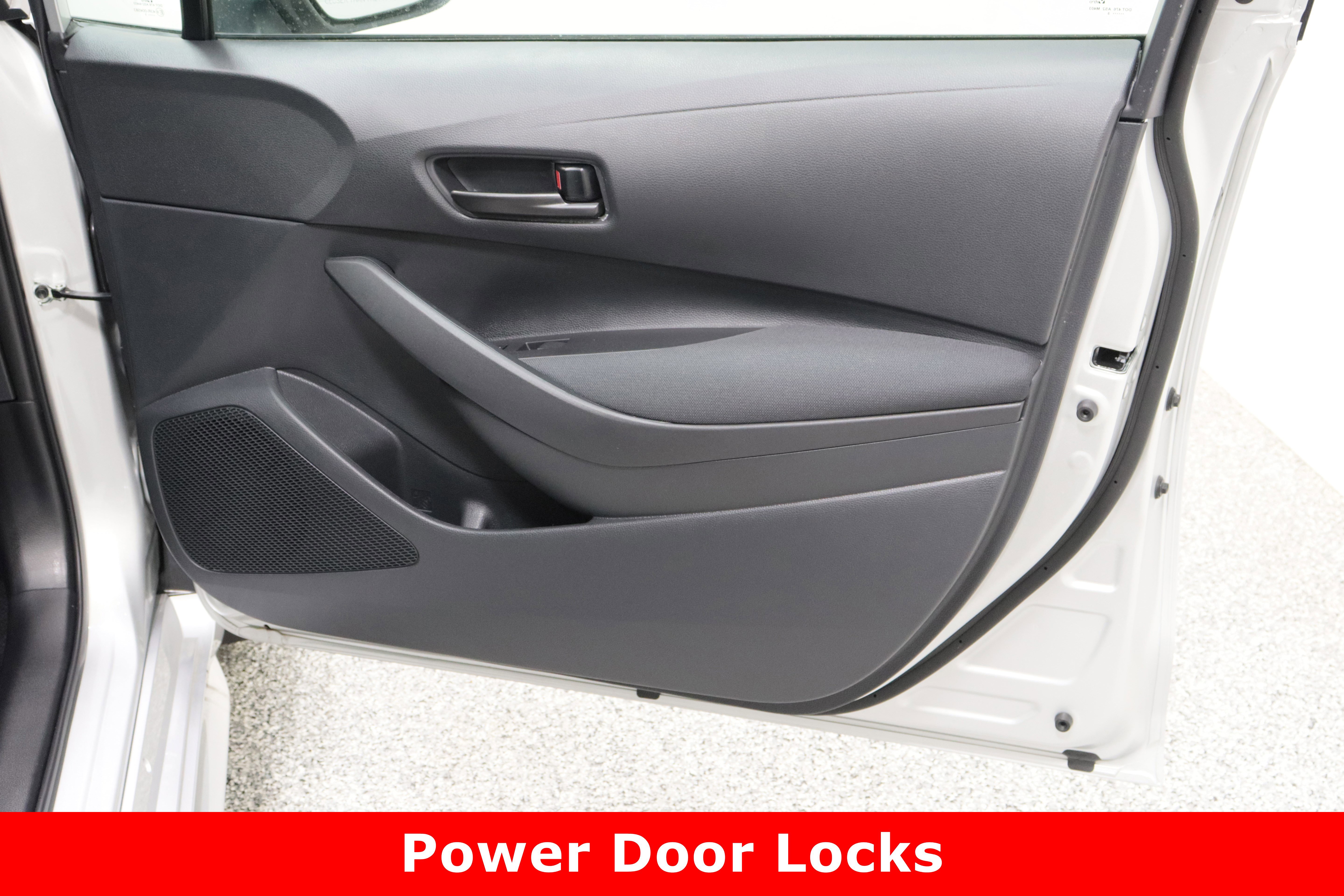 Used 2025 Toyota Corolla LE image 31