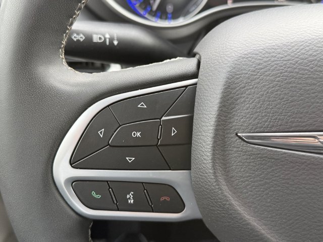 Certified 2024 Chrysler Pacifica Touring-L FWD image 22