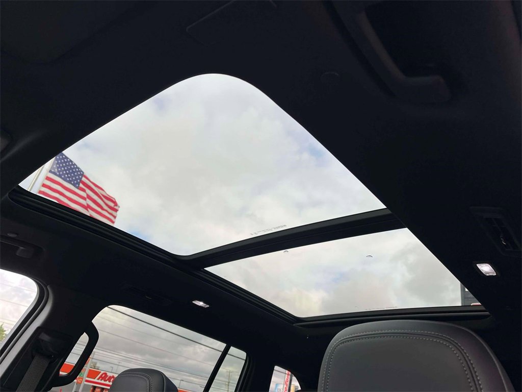 New 2026 Buick Enclave Avenir w/ Super Cruise Package image 32