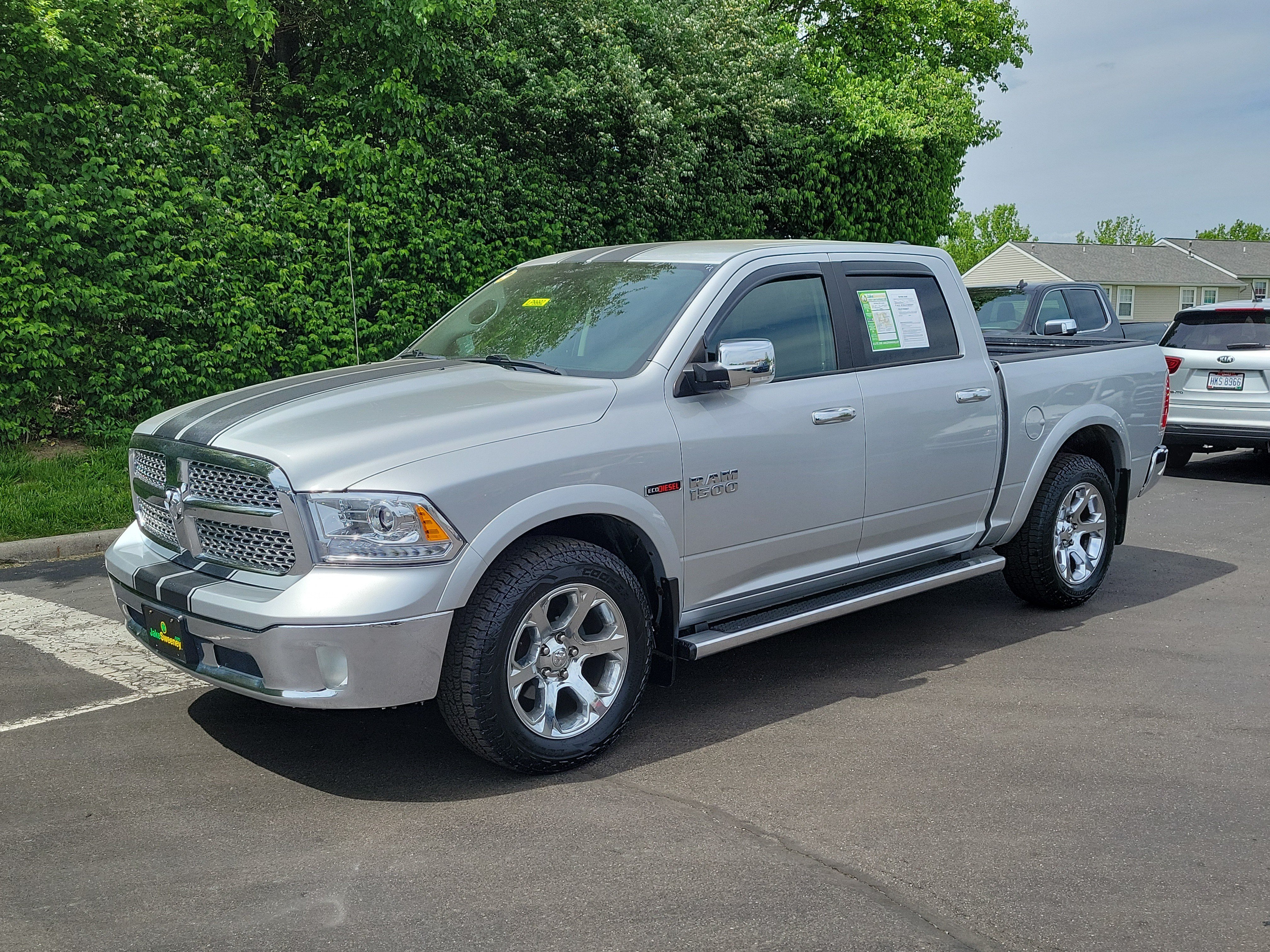 Used 2016 RAM 1500 Laramie AWD/4WD image 2