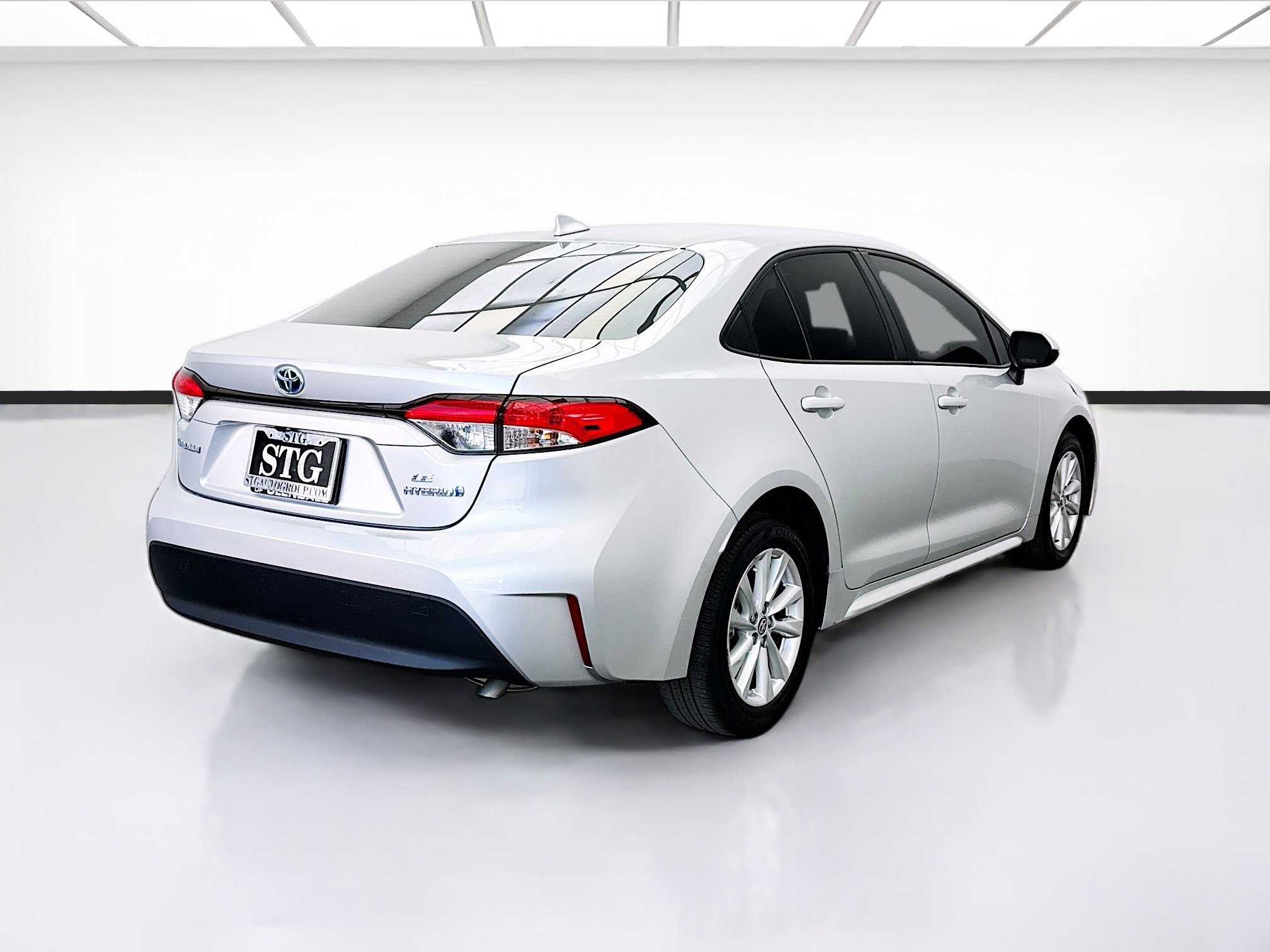 Used 2024 Toyota Corolla LE w/ LE Convenience Package FWD image 4