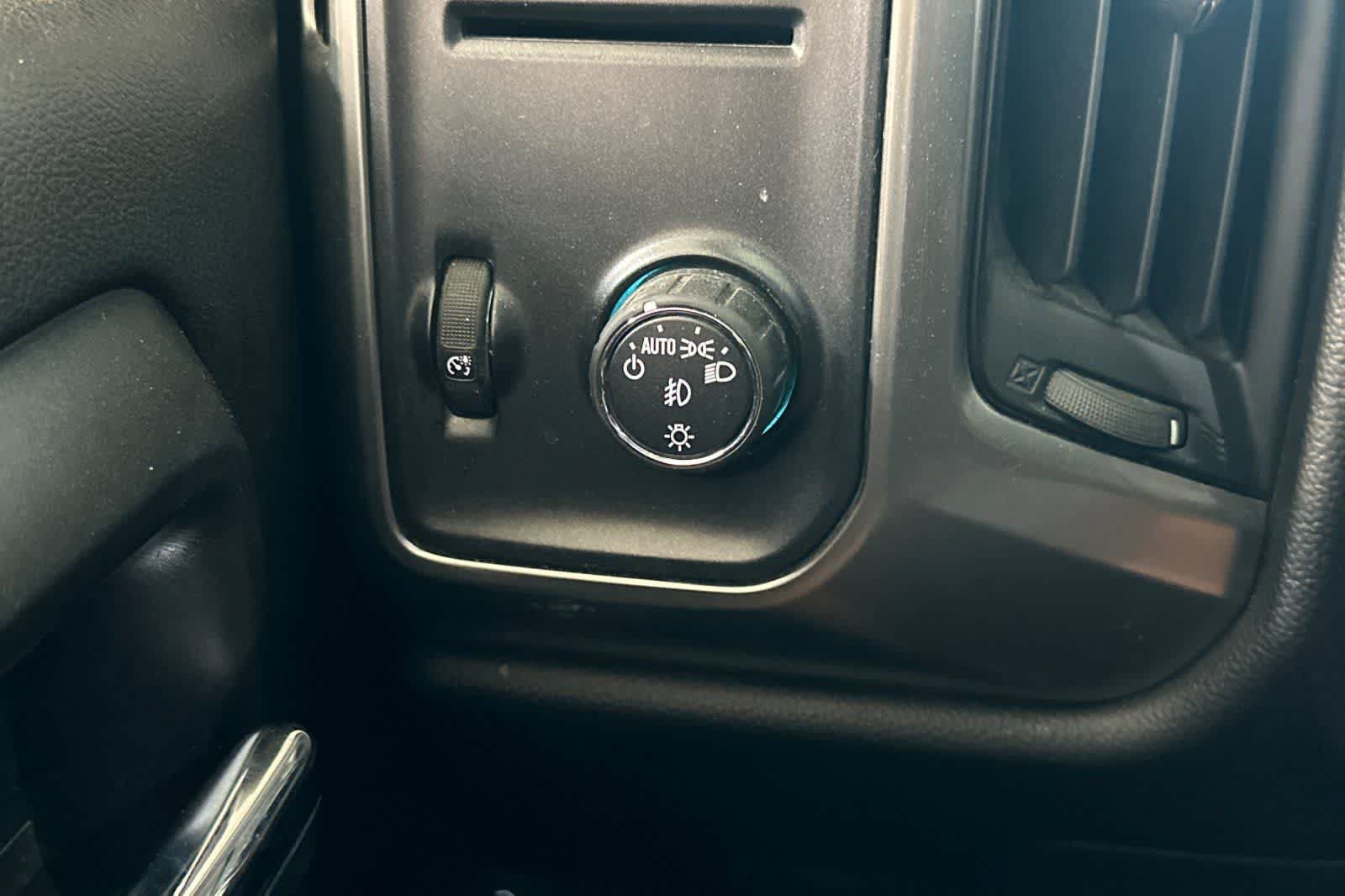 Used 2015 Chevrolet Silverado 1500 LT w/ LT Convenience Package RWD image 30