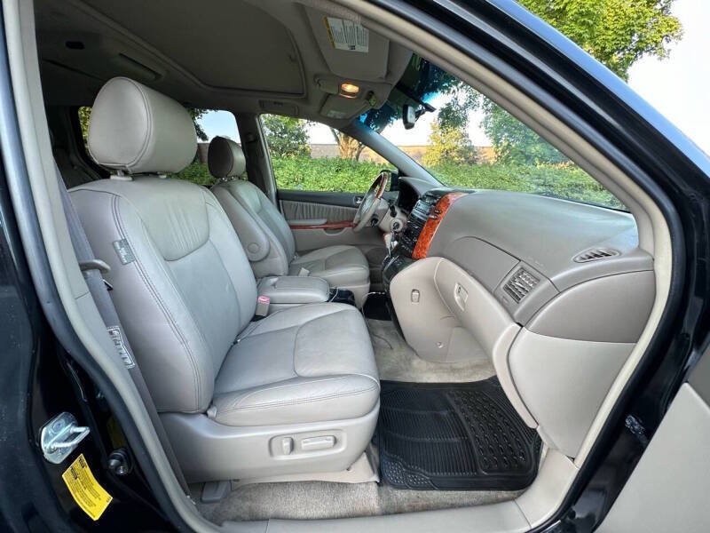Used 2008 Toyota Sienna XLE Limited FWD image 13