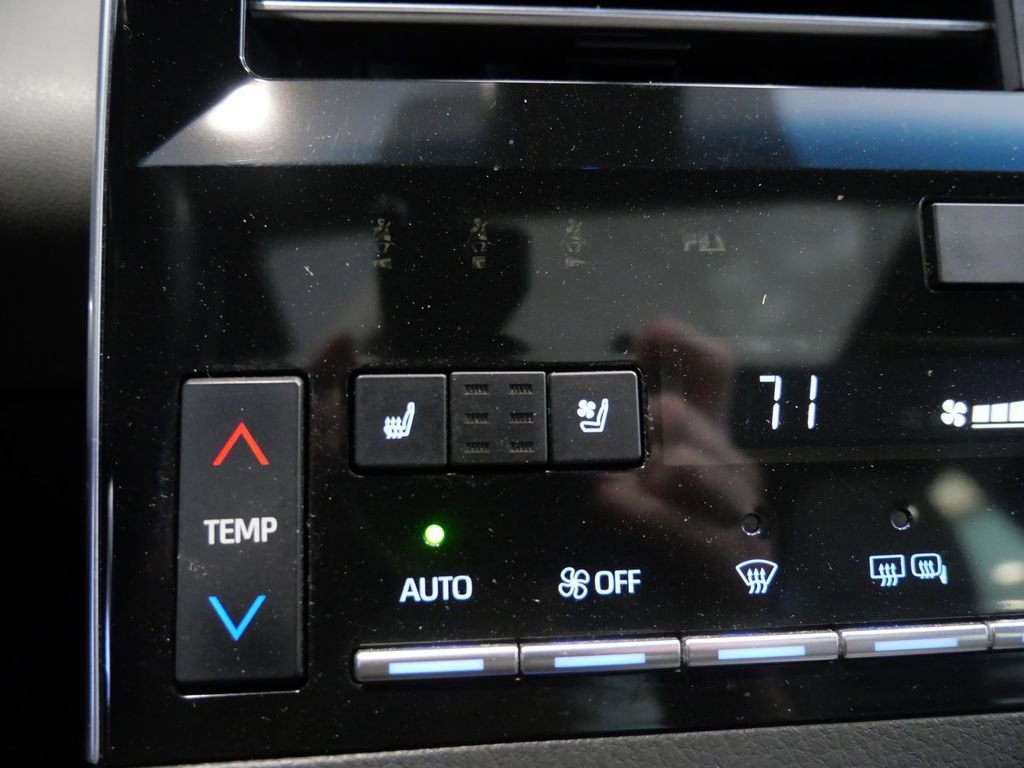 Used 2019 Toyota Avalon Touring w/ Advanced Safety Package image 31