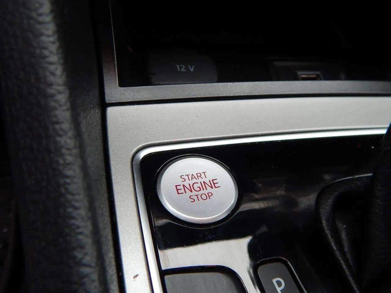 Used 2022 Volkswagen Passat 2.0T SE image 21