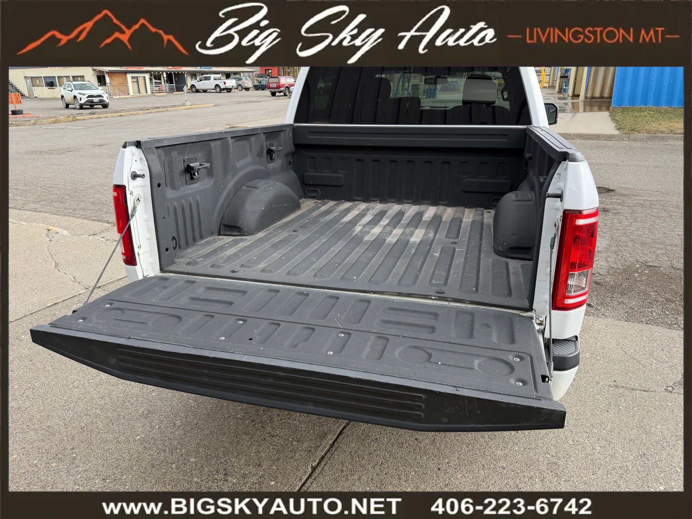 Used 2017 Ford F150 XLT w/ Equipment Group 301A Mid image 9