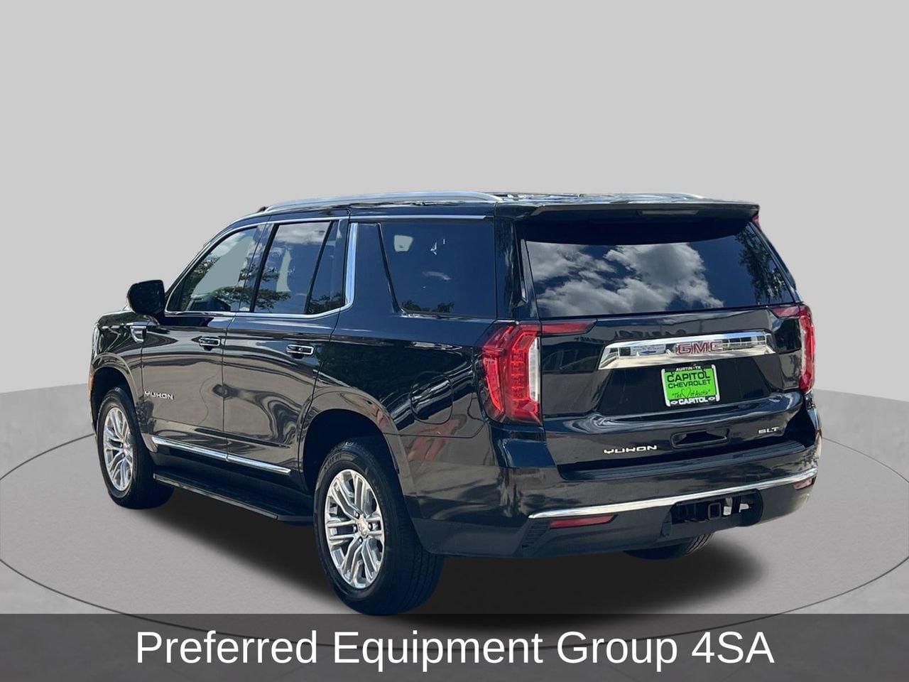 Used 2024 GMC Yukon SLT RWD image 3