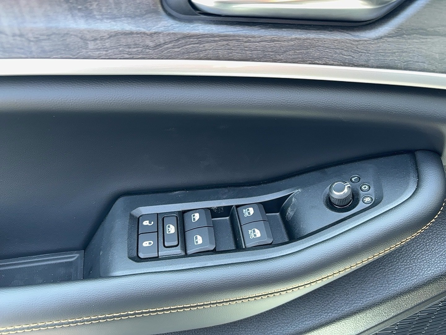 New 2026 Jeep Grand Cherokee L Limited AWD/4WD image 25
