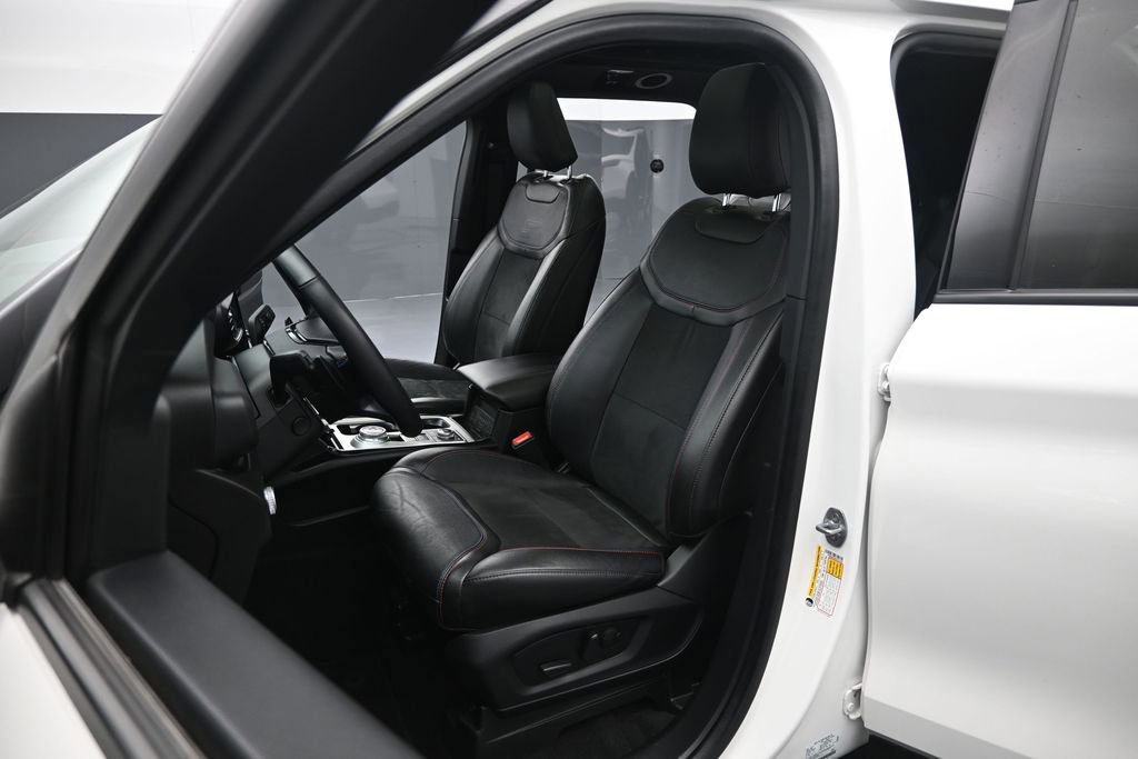 Used 2023 Ford Explorer ST w/ Equipment Group 401A AWD/4WD image 9