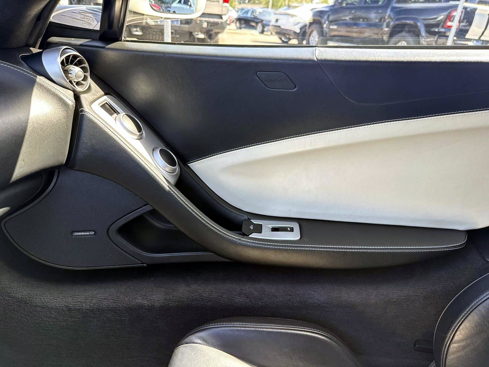 Used 2012 McLaren MP4-12C Coupe RWD image 17