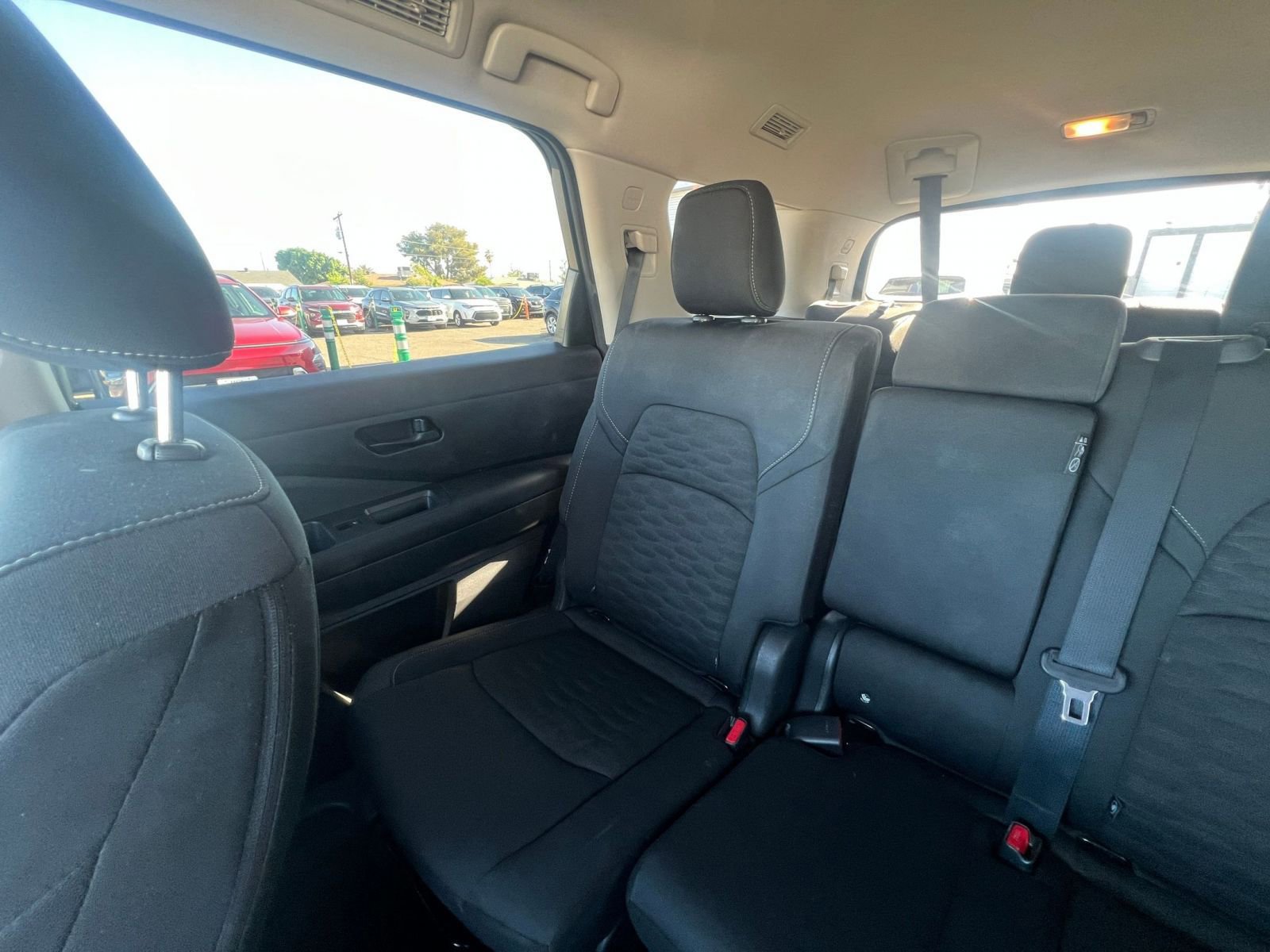 Used 2025 Nissan Pathfinder SV image 41