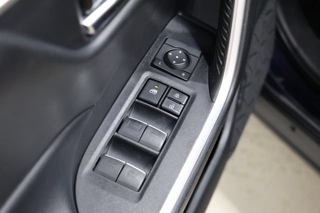 Used 2022 Toyota RAV4 XLE Premium AWD/4WD image 19