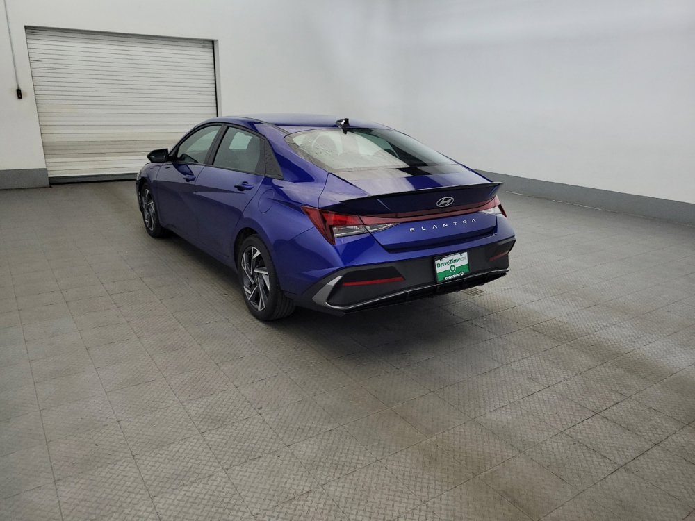 Used 2025 Hyundai Elantra Sport FWD image 5